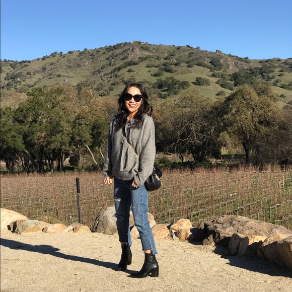 Meet your Posher, Sandy - Picture 1 of 2